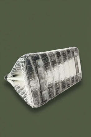 Load image into Gallery viewer, Himalayan Avorio Nile Crocodile Leather Tote