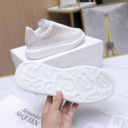 Load image into Gallery viewer, Croco White Platform Sneakers - Premium Embossed Leather